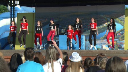 FASHION DANCE SHOW c    CRAZY   