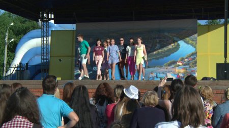 FASHION DANCE SHOW c    CRAZY   