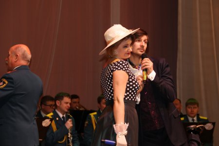 VI          