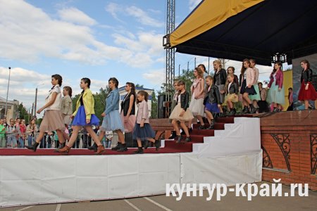 FASHION DANCE SHOW        10 