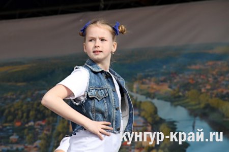 FASHION DANCE SHOW        10 
