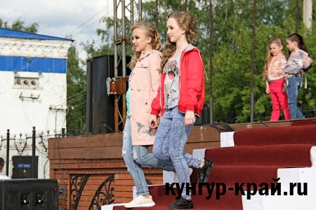 FASHION DANCE SHOW        10 