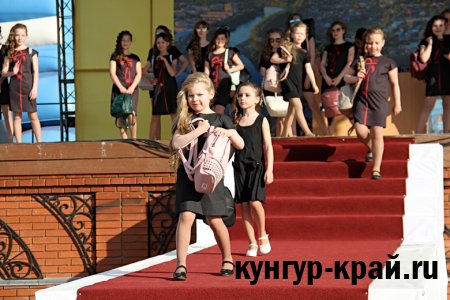 FASHION DANCE SHOW        10 
