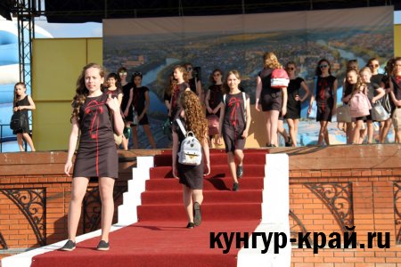 FASHION DANCE SHOW        10 