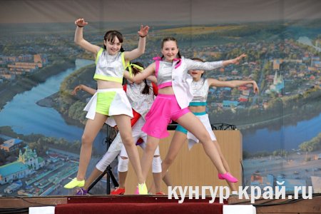 FASHION DANCE SHOW        10 