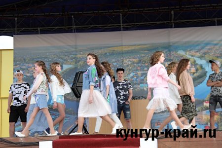 FASHION DANCE SHOW        10 