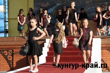 FASHION DANCE SHOW        10 